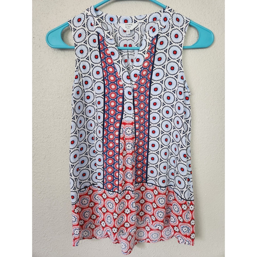 Crown & Ivy Petite Sleeveless V Neck Blouse Blue Red Geometric Pattern Womens PP